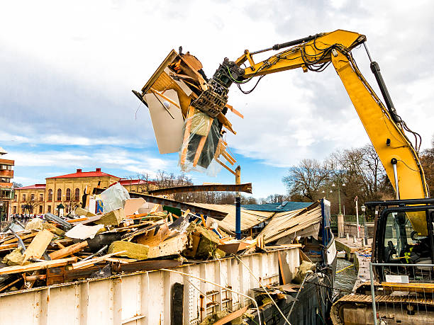 Best Construction Debris Removal  in Central City, IA